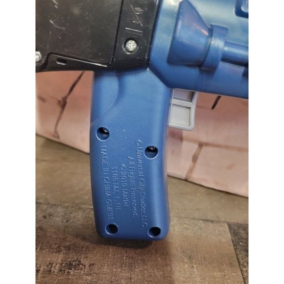 Universal Studios Mattel 2019 fart gun minion toy figure - Picture 4 of 7